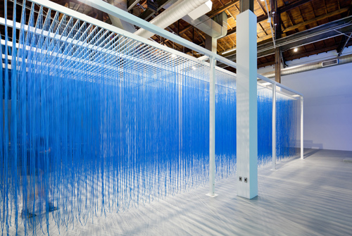 JesÃºs Rafael Soto, Blue Penetrable, 1969, reconstruction de 1999
