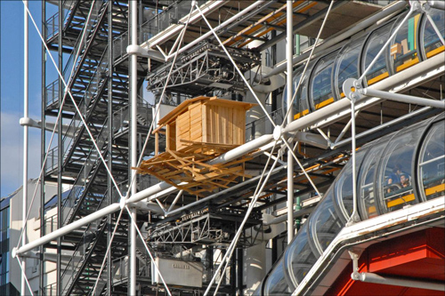 Vues de l'installation sur la façade du Centre Beaubourg, 2010