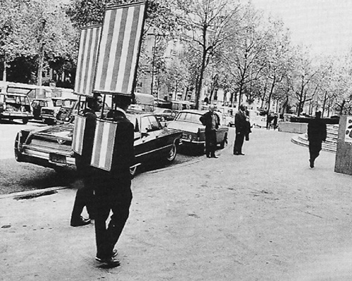 Homme sandwich, Daniel Buren, 1968