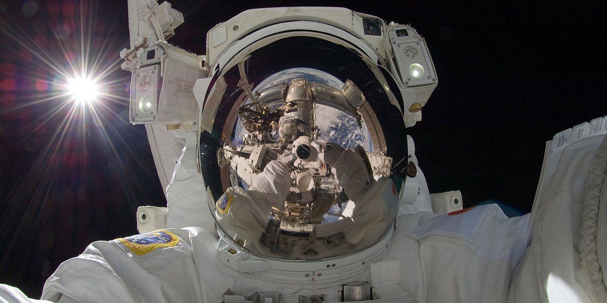 Rebours du selfie à l&rsquo;autoportrait